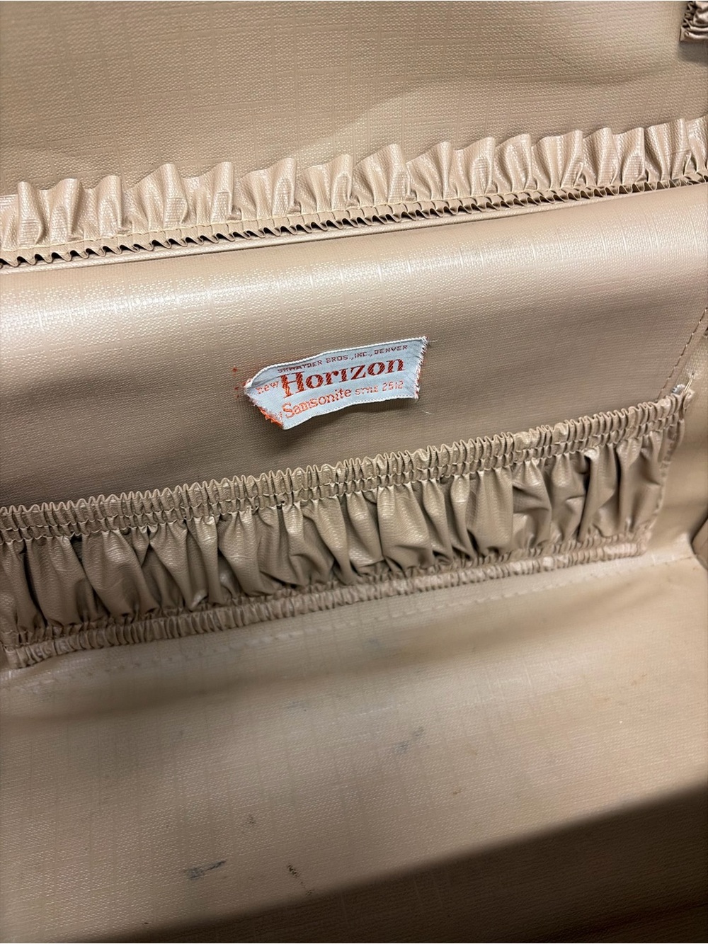 Samsonite Horizon White Vintage Traincase  Makeup Case Vanity with Gold Trim - Picture 7 of 10